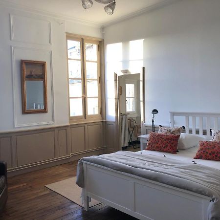 Beautifully Renovated Rooms On Place New York Angoulême Exteriör bild