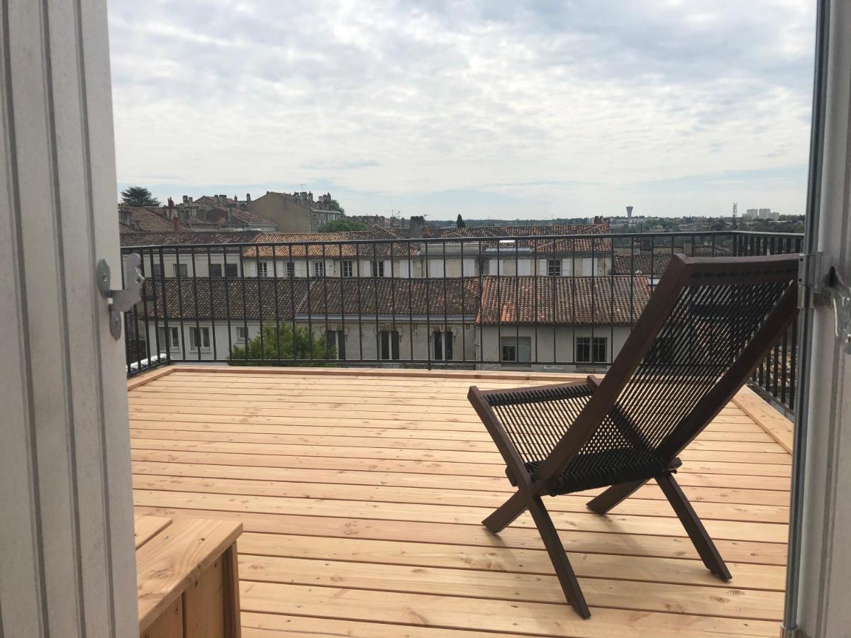 Beautifully Renovated Rooms On Place New York Angoulême Exteriör bild
