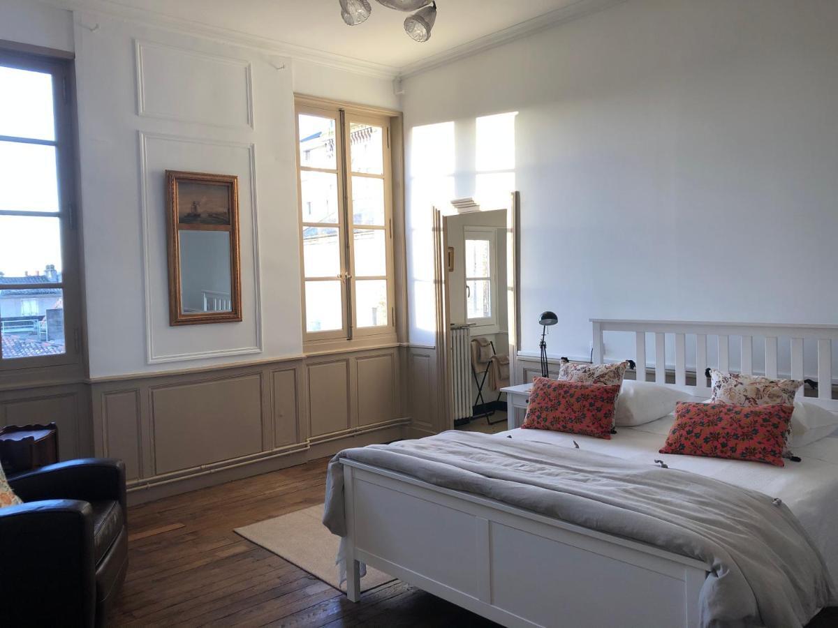Beautifully Renovated Rooms On Place New York Angoulême Exteriör bild